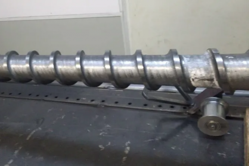 Rosca helicoidal transportadora é a solução ideal para otimizar o transporte de materiais em sua indústria